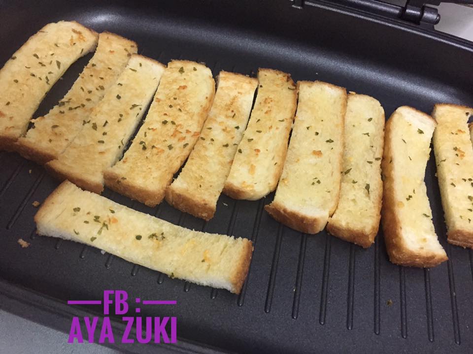Garlic Bread Kudapan Berkhasiat Untuk Elakkan Anak Makan Makanan Ringan