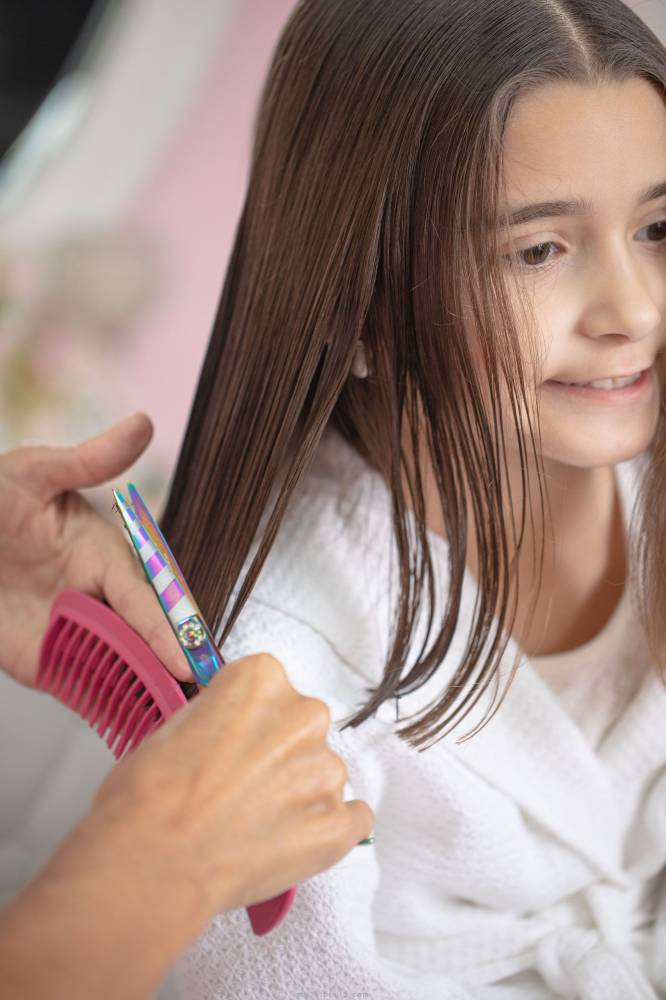Anak Tak Ada Rambut Pun Kena Sikat, Salah Satu Rangsang Sensori Anak, Mudah! 10 Anak Tak Ada Rambut Pun Kena Sikat, Salah Satu Rangsang Sensori Anak, Mudah!