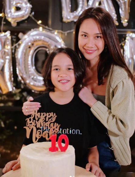 ‘Sayang Ibu Selamanya", Anak Hadiahkan Bunga Citra Lestari Kad Ucapan Sempena Hari Ibu, Sweetnya Noah! 7 ‘Sayang Ibu Selamanya”, Anak Hadiahkan Bunga Citra Lestari Kad Ucapan Sempena Hari Ibu, Sweetnya Noah!