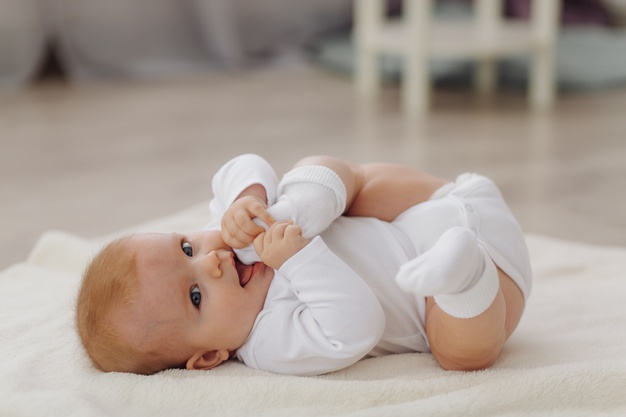 Tak Perasan Benang Pada Sarung Tangan & Baju Anak Terlilit Pada Jari, Jangan Biarkan, Bahaya!