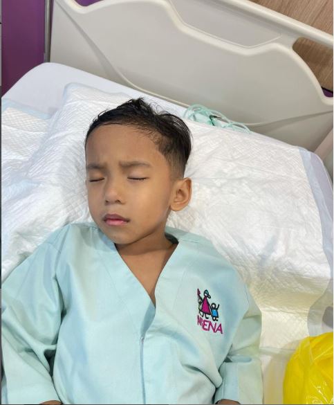 "Menangis Nak Pegang Mommy", Anak Selamat Jalani Pembedahan, Syaheera & Fad Luah Rasa Syukur! 13 “Menangis Nak Pegang Mommy”, Anak Selamat Jalani Pembedahan, Syaheera & Fad Luah Rasa Syukur!
