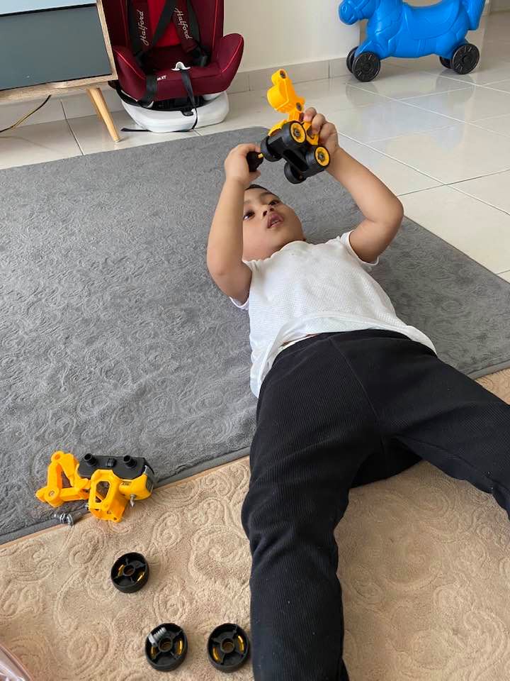 Semua Benda Nak Masuk Dalam Mulut, Fasa ‘Mouthing’ Buat Anak Kenal Bentuk, Pantaulah! 9 Semua Benda Nak Masuk Dalam Mulut, Fasa ‘Mouthing’ Buat Anak Kenal Bentuk, Pantaulah!