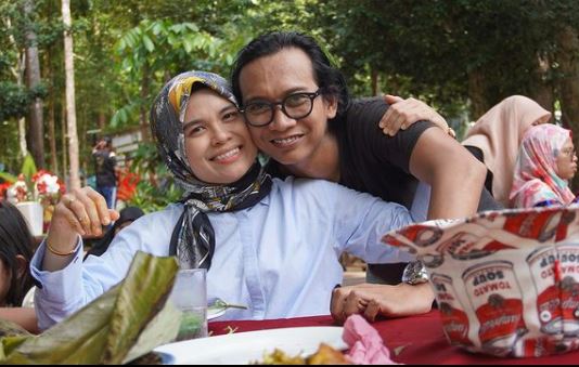 "Untunglah Jimat Sambut Sekali" Anak Kongsi Tarikh Lahir Sama, Ajak & Isteri Buat Wargamaya Kagum! 16 “Untunglah Jimat Sambut Sekali” Anak Kongsi Tarikh Lahir Sama, Ajak & Isteri Buat Wargamaya Kagum!