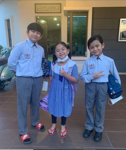 "Untunglah Jimat Sambut Sekali" Anak Kongsi Tarikh Lahir Sama, Ajak & Isteri Buat Wargamaya Kagum! 14 “Untunglah Jimat Sambut Sekali” Anak Kongsi Tarikh Lahir Sama, Ajak & Isteri Buat Wargamaya Kagum!