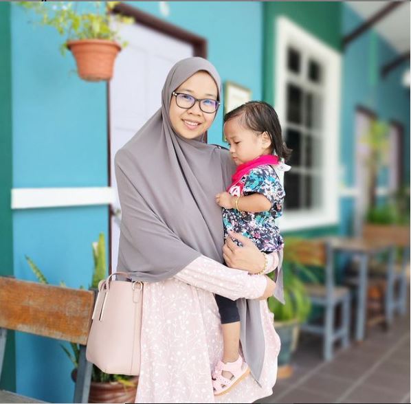 "Suka Mengalah Dengan Adik" Makin Aktif & Ceria, Ainul Mardhiah Makin Pandai Jaga Adik! 12 “Suka Mengalah Dengan Adik” Makin Aktif & Ceria, Ainul Mardhiah Makin Pandai Jaga Adik!