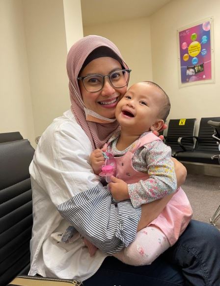 "Tak Berhenti Makan Acid Folic" Rezeki Diusia 40-an, Isteri Tomok Kongsi Cerita Dapat Khadijah! 12 “Tak Berhenti Makan Acid Folic” Rezeki Diusia 40-an, Isteri Tomok Kongsi Cerita Dapat Khadijah!