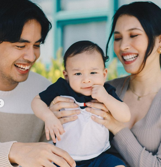 "Sejak Cucu Lahir, Sekarang Dah 8 Bulan Masih Tak Dapat Jumpa" Ayah Zahirah Macwilson Luah Rindu 11 “Sejak Cucu Lahir, Sekarang Dah 8 Bulan Masih Tak Dapat Jumpa” Ayah Zahirah Macwilson Luah Rindu