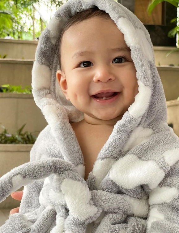 "Sejak Cucu Lahir, Sekarang Dah 8 Bulan Masih Tak Dapat Jumpa" Ayah Zahirah Macwilson Luah Rindu 12 “Sejak Cucu Lahir, Sekarang Dah 8 Bulan Masih Tak Dapat Jumpa” Ayah Zahirah Macwilson Luah Rindu