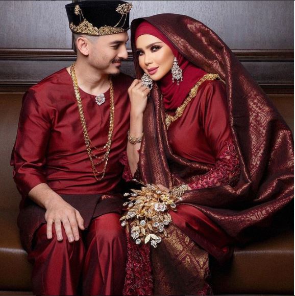 “Aaisyah Demam, Suami Batuk Selesema” Che Ta Dedah Anak & Suami Pernah Positif Covid-19,