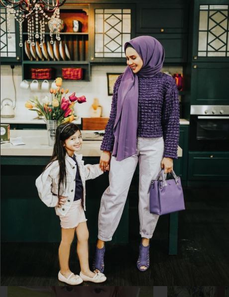 “Aaisyah Demam, Suami Batuk Selesema” Che Ta Dedah Anak & Suami Pernah Positif Covid-19,