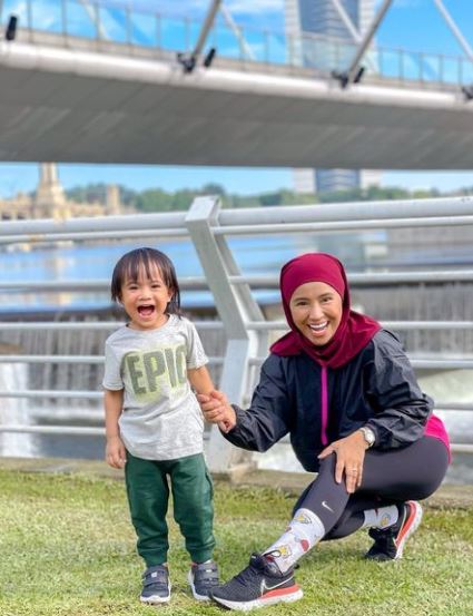 "Anak Datang Ketuk Pintu 6 Pagi" Sebumbung Tapi Terpisah, Ika Nabila Sebak! 26 “Anak Datang Ketuk Pintu 6 Pagi” Sebumbung Tapi Terpisah, Ika Nabila Sebak!