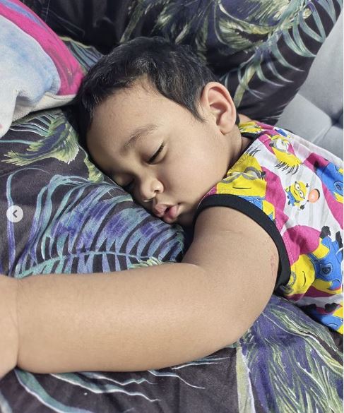 Masa Hamzah Demam, Sambil Kucup Gambar Abam, Tak Henti Panggil ‘Ayah’