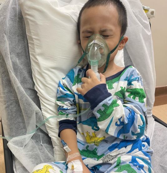 “Tak Tidur Dari 2 Pagi” Anak Rebecca Alami Jangkitan Kuman Di Paru-Paru, Mohon Doa Semua!