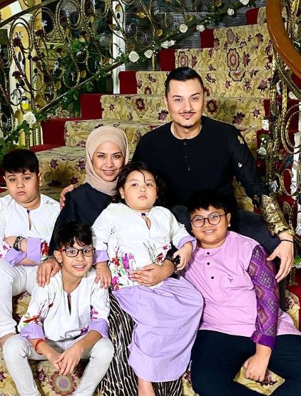 "Selagi Ada Peluang.." Didik Peluk Cium Anak Setiap Hari, Dato' Fazley Hargai Masa Dengan Anak! 9 “Selagi Ada Peluang..” Didik Peluk Cium Anak Setiap Hari, Dato’ Fazley Hargai Masa Dengan Anak!