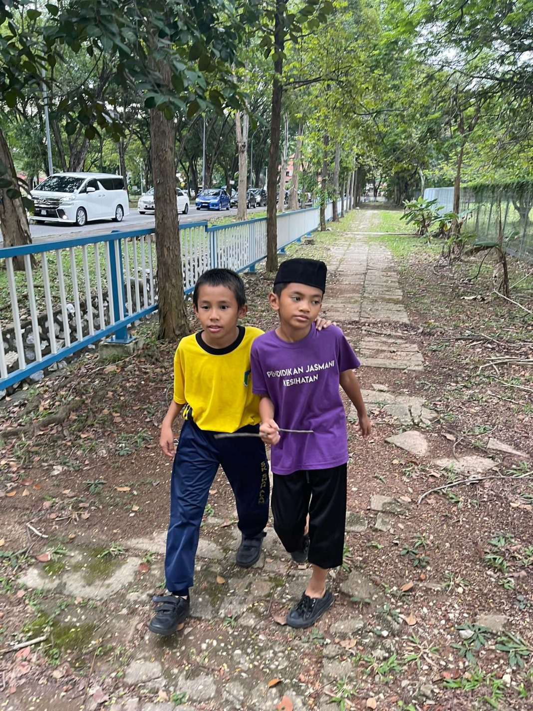 Hebat Anak Ini! Dalam Diam Kumpul Duit Belanja Sekolah Bantu Rakan ...