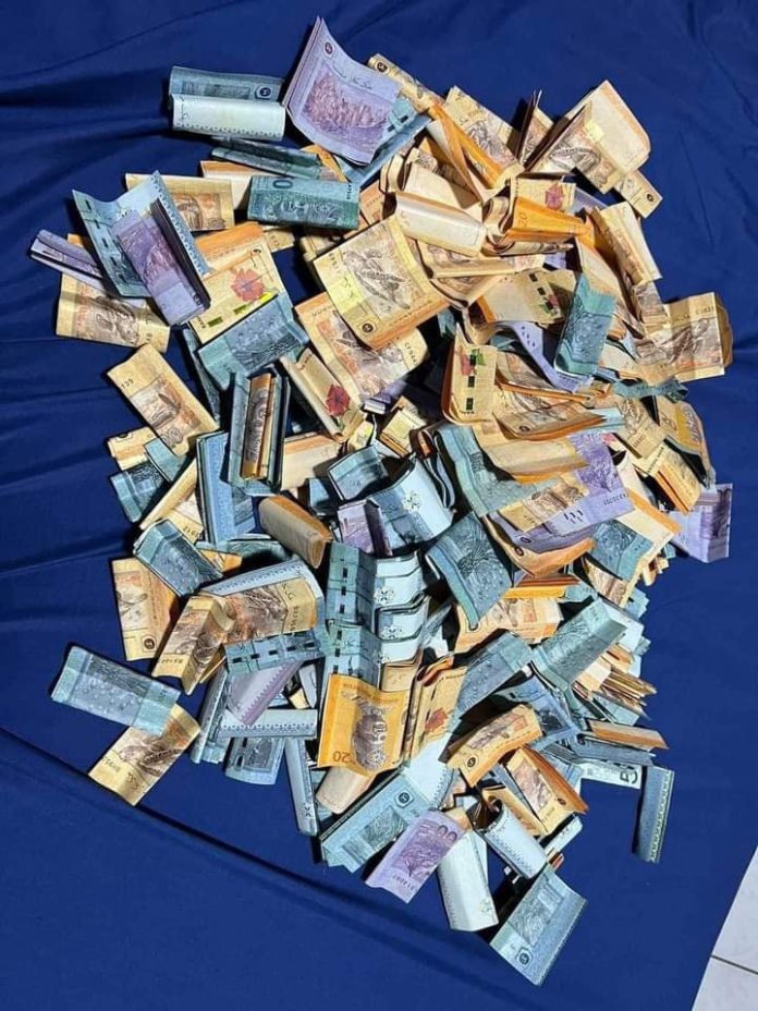Rm20 Example Simpan Duit RM20 Jadi Pilihan, Suami Isteri Ni Berjaya Kumpul RM27,700 ...