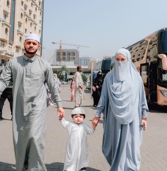 "Bangun Gosok Belakang Isteri Waktu Menyusu Malam-Malam Pun Dah Cukup" Neelofa Kongsi Pengalaman 6 “Bangun Gosok Belakang Isteri Waktu Menyusu Malam-Malam Pun Dah Cukup” Neelofa Kongsi Pengalaman
