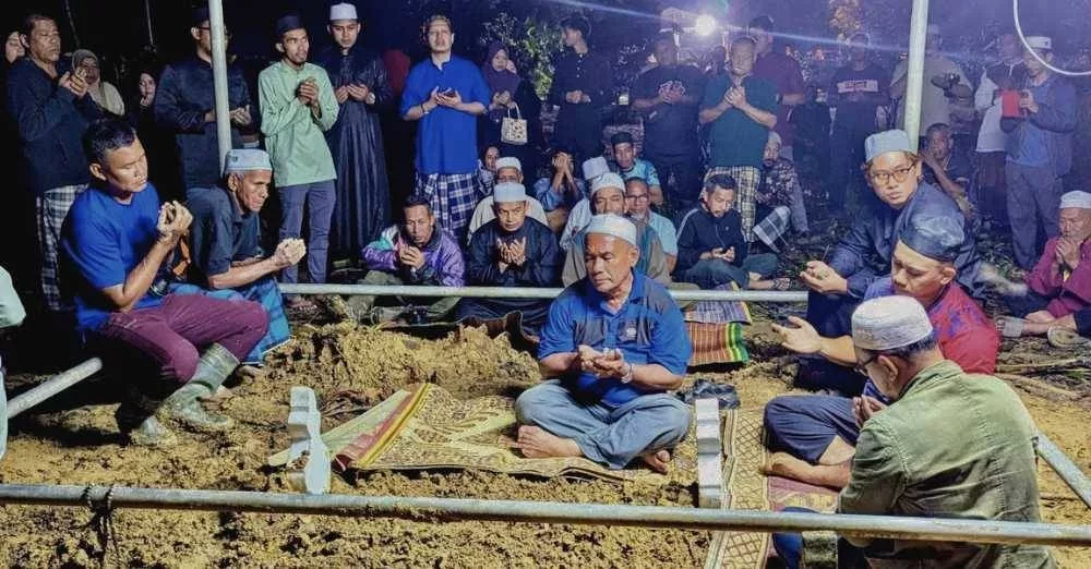 Ibu Bapa Mangsa Kemalangan UPSI Ditaja Tunai Umrah