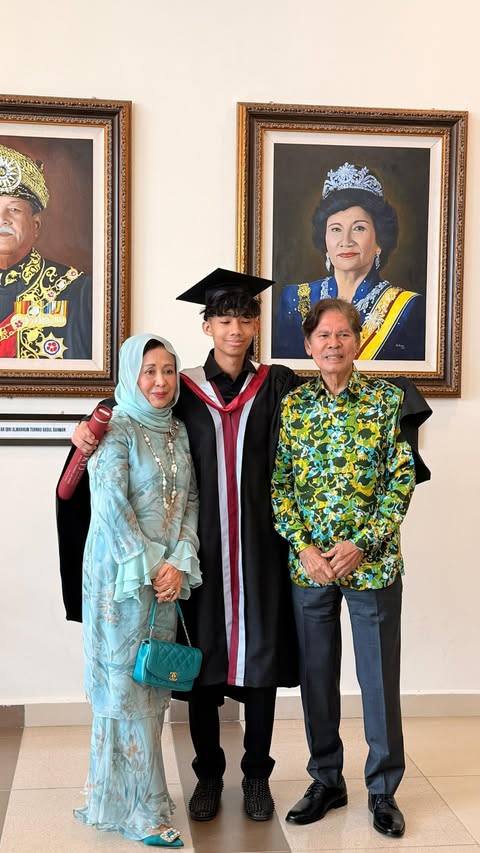 Anak Sulung Tamat Pengajian Di Kolej Tuanku Ja’afar, Nora Danish Dan Bekas Suami Hadir Majlis Graduasi