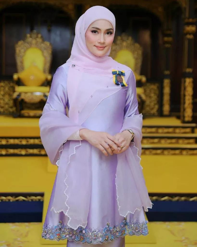 Anak Seni Dibesarkan di Perlis, Fasha Sandha Terima Penghargaan Diraja