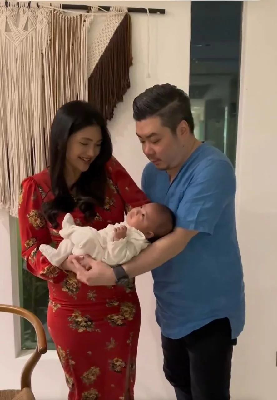 Sweetnya! Ucapan Cinta Datin Atikah Suhaime Buat Suami Sempena Hari Bapa