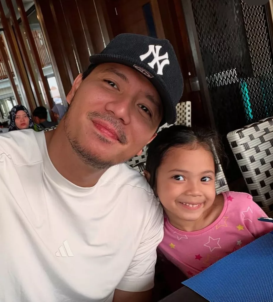 Rupanya Ini Reaksi Fattah Amin Bila Anak Nak Pergi Disneyland, Sweetnya Daddy!