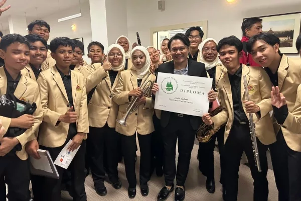 Orkestra MRSM Ulul Albab FELDA Trolak Menyinar di Pentas Dunia, Bawa Pulang Emas Untuk Asia!