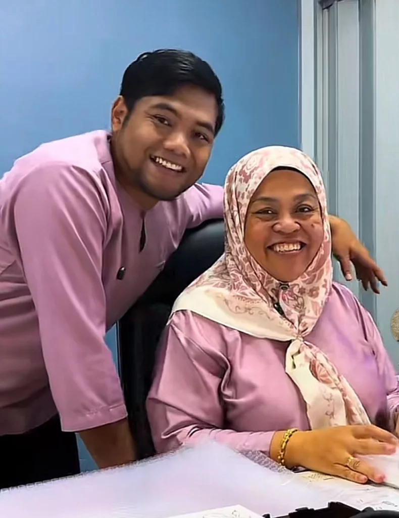Beza Usia 18 Tahun, Dikecam Gilakan Harta, Lelaki Ini Pilih Untuk Bahagia