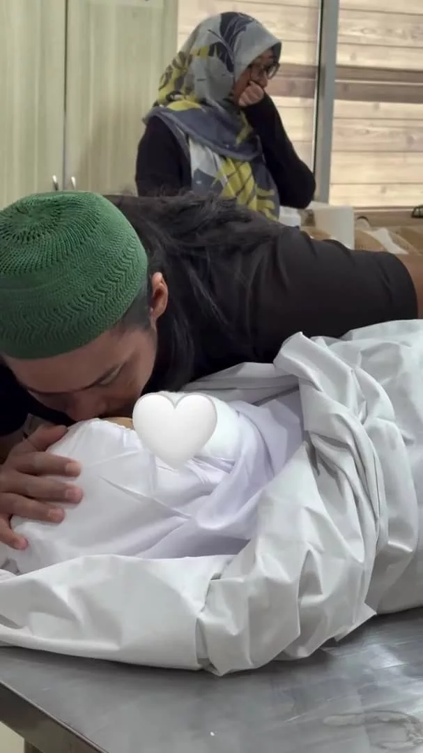 “Dia Ibu & Isteri Terbaik” Suami Reda, Ibu Muda Hembuskan Nafas Terakhir Selepas Bersalin Anak Kedua!
