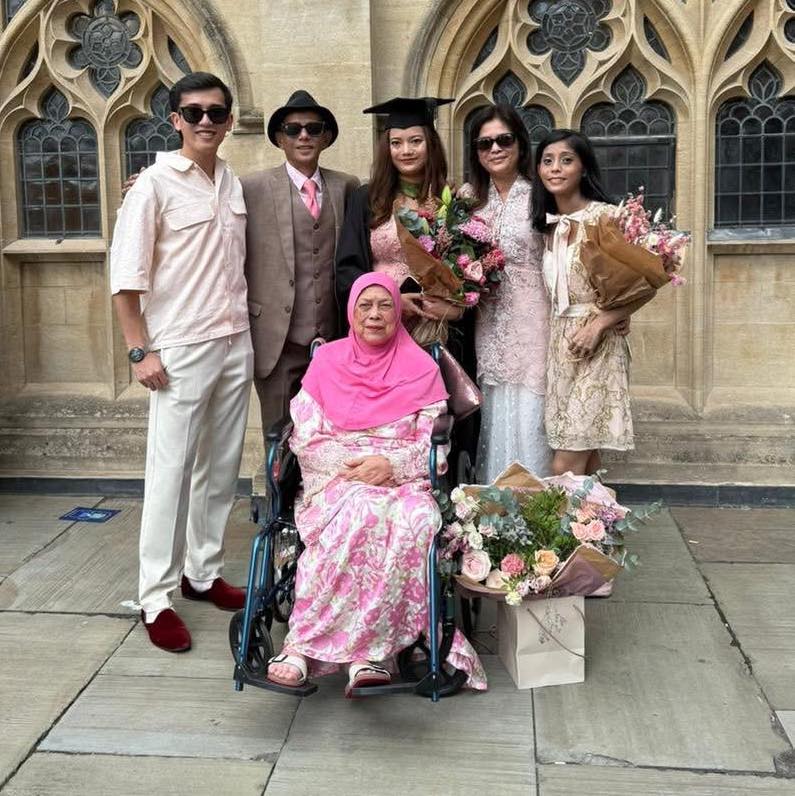 “Twinkle Twinkle My Little Star” – Azhar Sulaiman Bangga Anak Tamat Pengajian Di UK