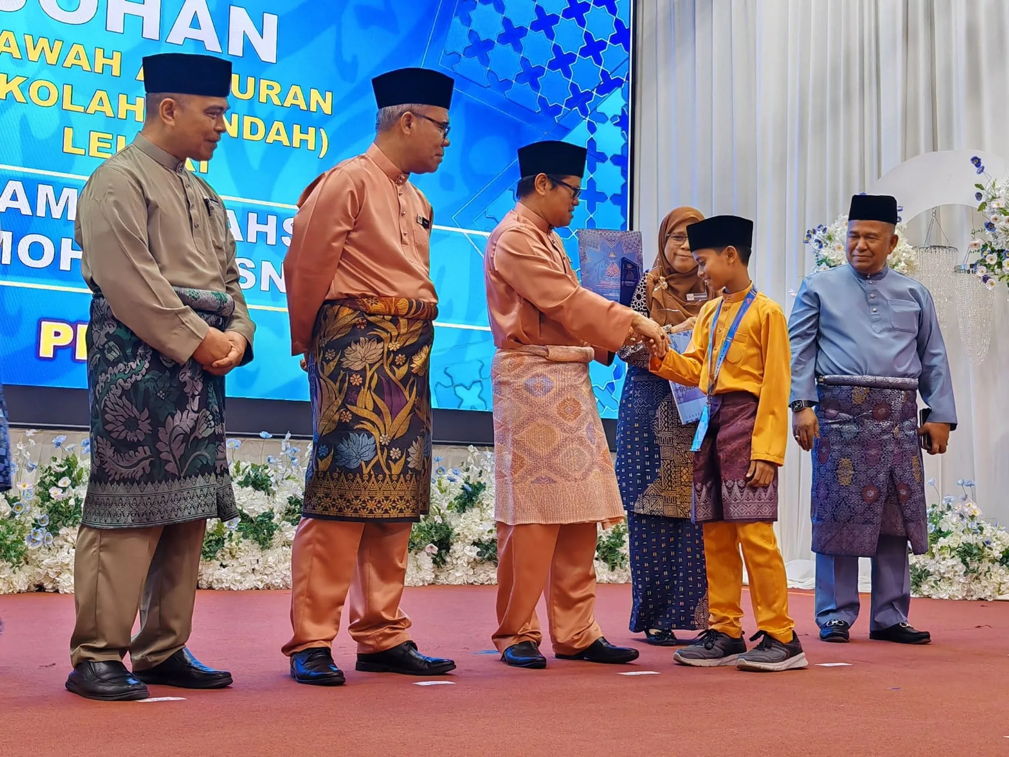 "Setiap Pagi Dalam Kereta, Saya Akan Baca Al-Quran.." - Ahsan Dinobatkan Juara Tilawah Al-Quran 10 “Setiap Pagi Dalam Kereta, Saya Akan Baca Al-Quran..” – Ahsan Dinobatkan Juara Tilawah Al-Quran