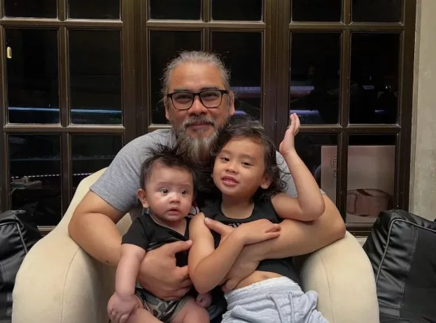 Putra Ahmad Arjunna Genap Setahun! Keluarga Bahagia Dato’ Awie Curi Perhatian Ramai