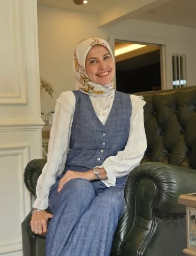 Anak Dah Besar, Cinta Tak Pernah Pudar, Wan Khatijah Kongsi Detik Percintaan Dengan Suami