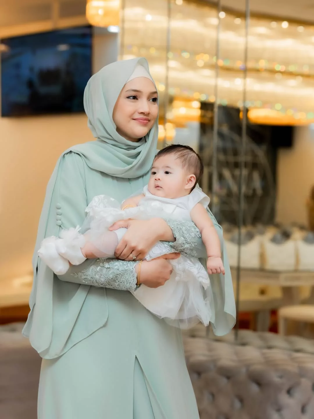 “Saya Cuma Ikut Cara Mama.” Atikah Suhaime Raih Pujian, Sederhana & Humble Besarkan Mulan