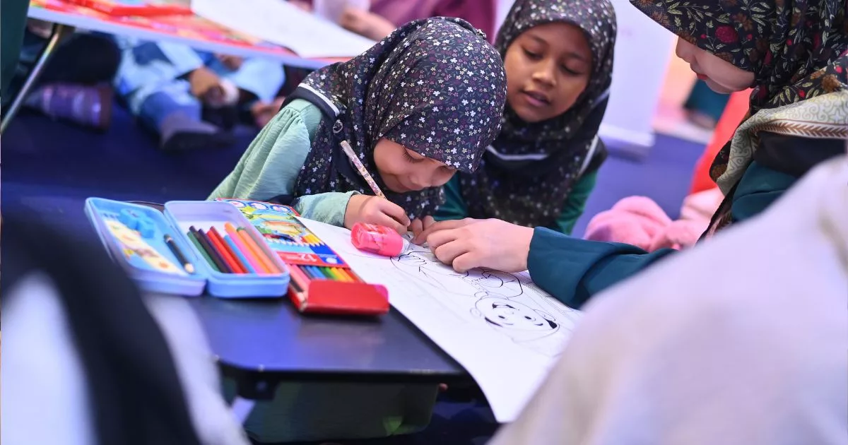 Edutainment Fest Simpan SSPN 2025, Anak Cilik Bersinar Dengan Bakat & Warisan Melayu! 30 Edutainment Fest Simpan SSPN 2025, Anak Cilik Bersinar Dengan Bakat & Warisan Melayu!