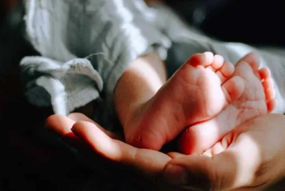 Bayi Lelaki Baru Lahir Ditemui Di Tapak Binaan: Tindakan Pantas Penduduk Selamatkan Nyawa