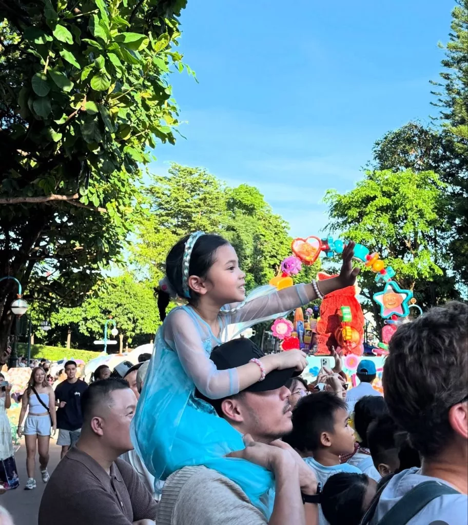 Bapa Penyayang! Fattah Amin Kongsi Momen Sweet Bawa Anak Tunggal Ke Disneyland