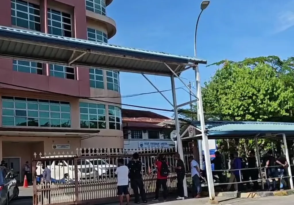 Suasana Pilu, Akhirnya Jasad Zara Qairina Jalani Proses ‘CT Scan’ 17 Suasana Pilu, Akhirnya Jasad Zara Qairina Jalani Proses ‘CT Scan’