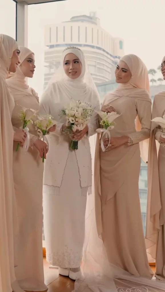 Bersemut Tengok Video Baju Nikah ‘Kak Long’, Netizen Doa Dipermudahkan Jodoh