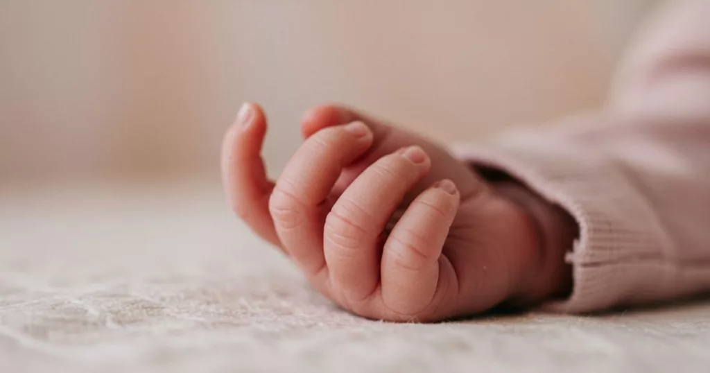 “Belum Ada Nama” Bayi Lahir di Tepi Jalan Raya Dalam Keadaan Baik, Emosi Ibu Belum Stabil!