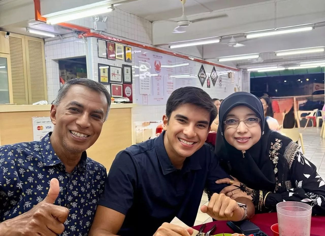 "Mama Abuyah Pun Plan Nak Datang Untuk Pengumuman Hari Ini..." Syed Saddiq Luah Era FM Batal Kerjasama Ada ''Sebab-Sebab Tertentu' 16 “Mama Abuyah Pun Plan Nak Datang Untuk Pengumuman Hari Ini…” Syed Saddiq Luah Era FM Batal Kerjasama Ada ”Sebab-Sebab Tertentu’