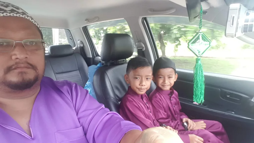 "Dulu Daftar Sijil Kelahiran, Hari Ini Sijil Kematian..." Tular Coretan Duka Ayah Kehilangan Anak 13 “Dulu Daftar Sijil Kelahiran, Hari Ini Sijil Kematian…” Tular Coretan Duka Ayah Kehilangan Anak