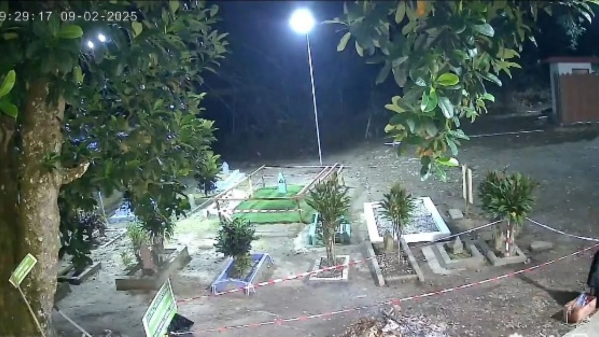 "Sebab Arwah, Semua Waris Kubur Dapat Manfaat.." CCTV Di Pusara Zara Qairina