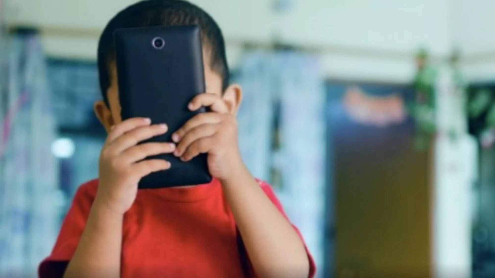 Telefon Meletup Ketika Anak Tonton Video, Cedera Di Tangan & Kaki 21 Telefon Meletup Ketika Anak Tonton Video, Cedera Di Tangan & Kaki