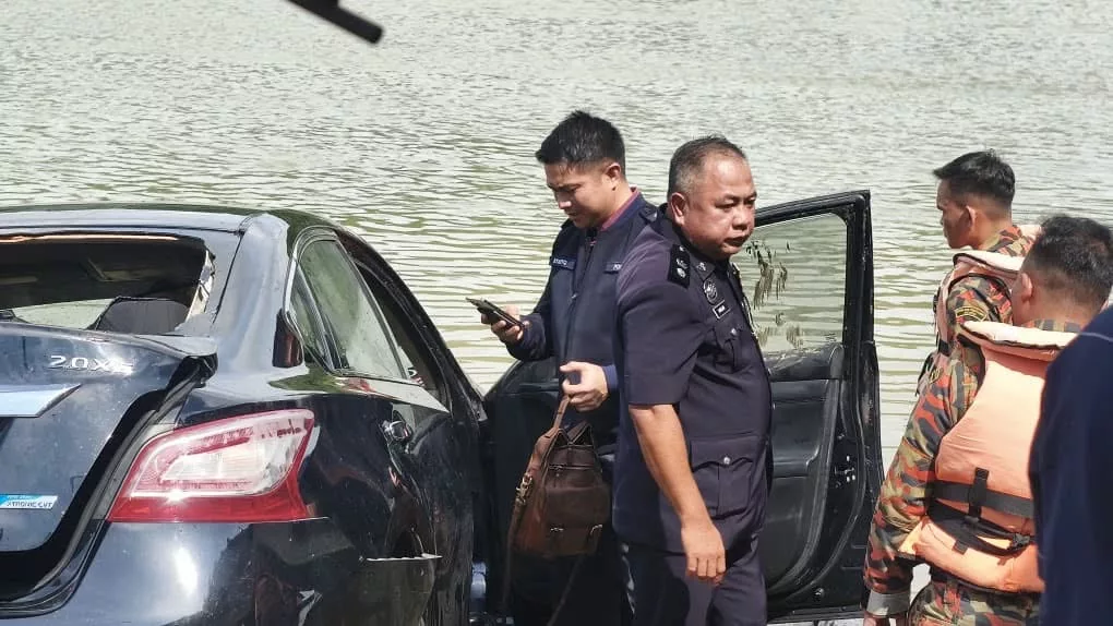 Kereta Tiba-Tiba Menggelongsor, Dua Beradik Jadi Mangsa Dalam Sekelip Mata