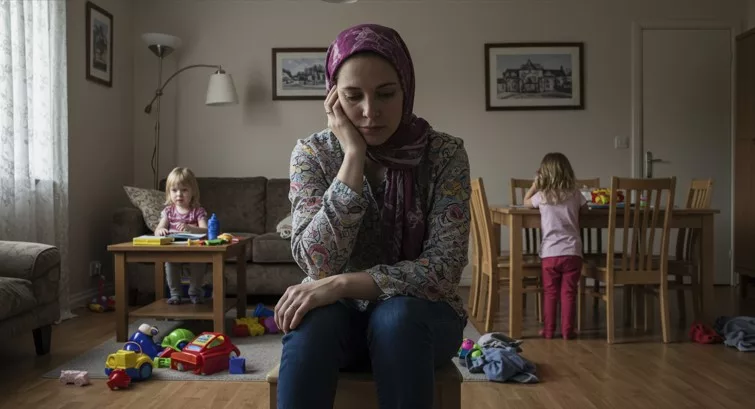 Stres Melampau Urus 6 Anak, Isteri Ini Berpakat Dengan Doktor ‘Sekolahkan’ Suami, ‘Trik’ Wanita Ini Raih Perhatian 