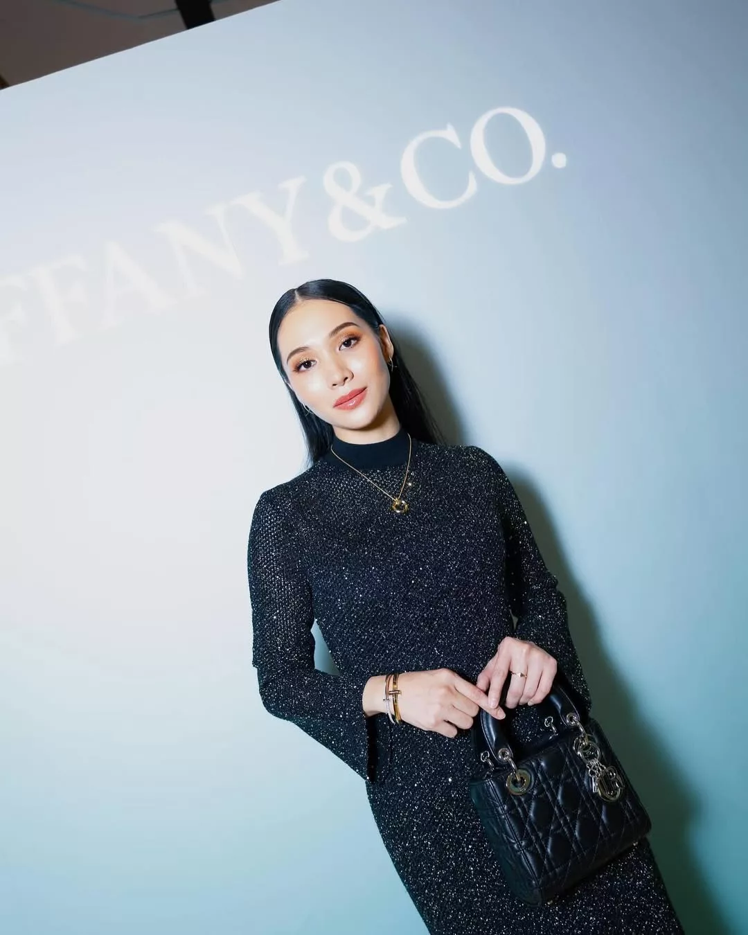 “Kasihan Adik Ni, Kaki Tersepit Di Eskalator.” Elvina Mohamad Jadi Saksi Kejadian Cemas, Tititp Pesanan Buat Ibu Ayah