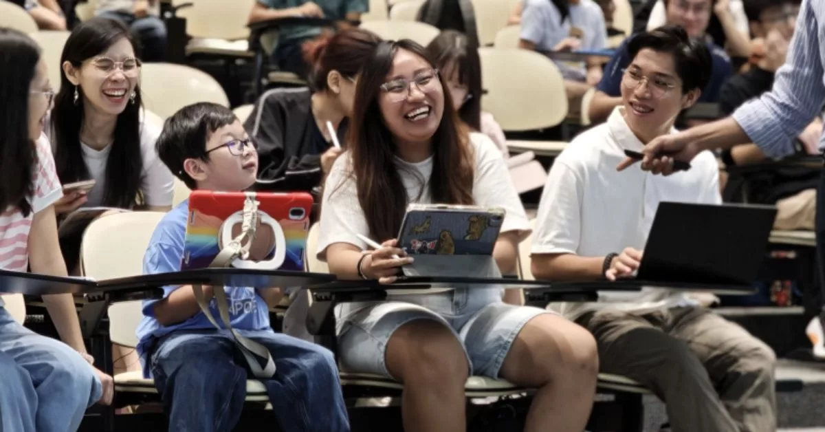 Umur Baru 7 Tahun, Budak Genius Pecah Rekod Hadir Kuliah Kimia Universiti!