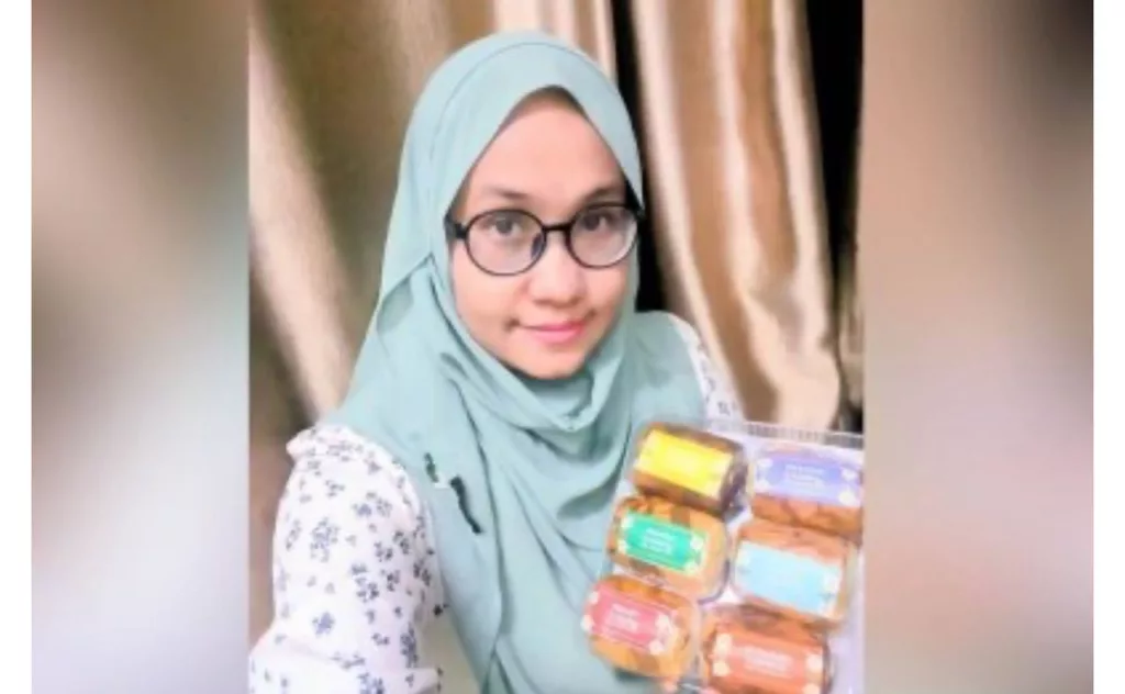 Anak Tersilap, Habis Kek Jualan Mak Diberi Percuma