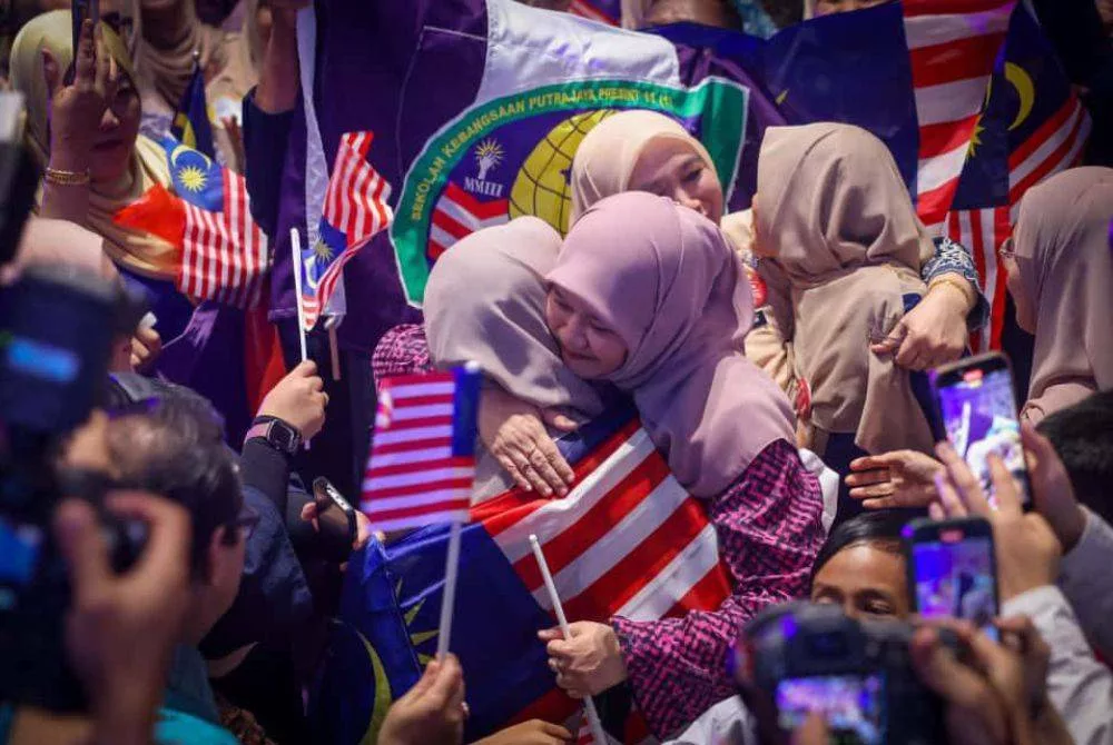 Anak Malaysia Hebat! SK Putrajaya Presint 11(1) Dinobat Sekolah Terbaik Dunia